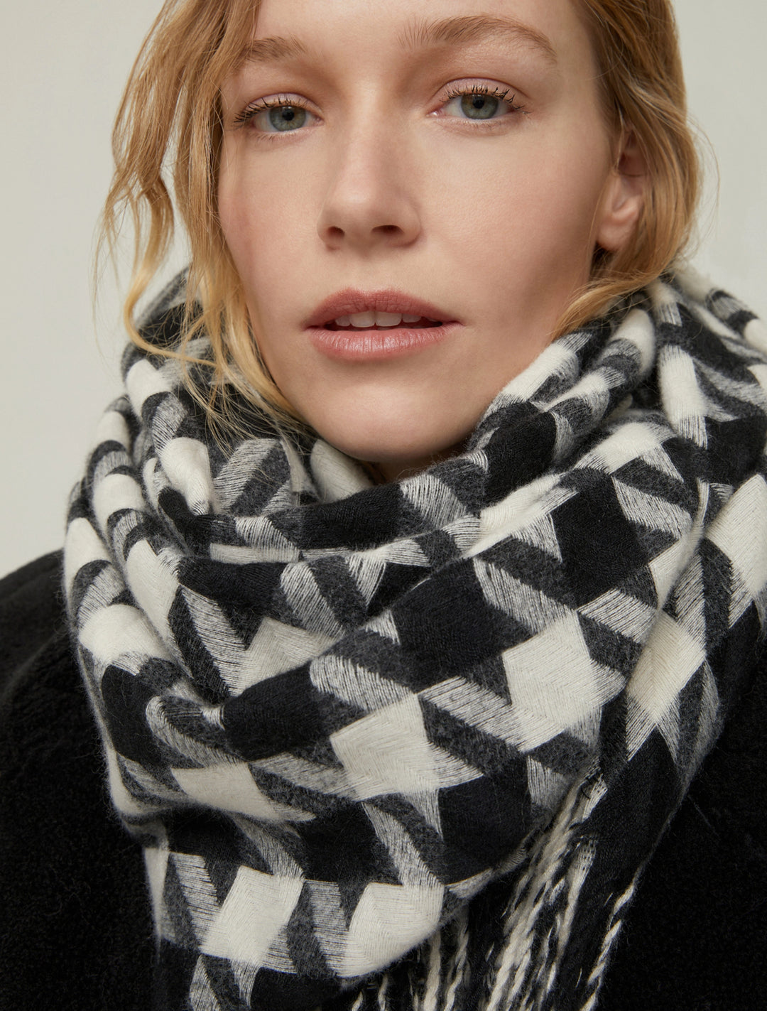 PennyBlack Iacopo Stole | Ivory