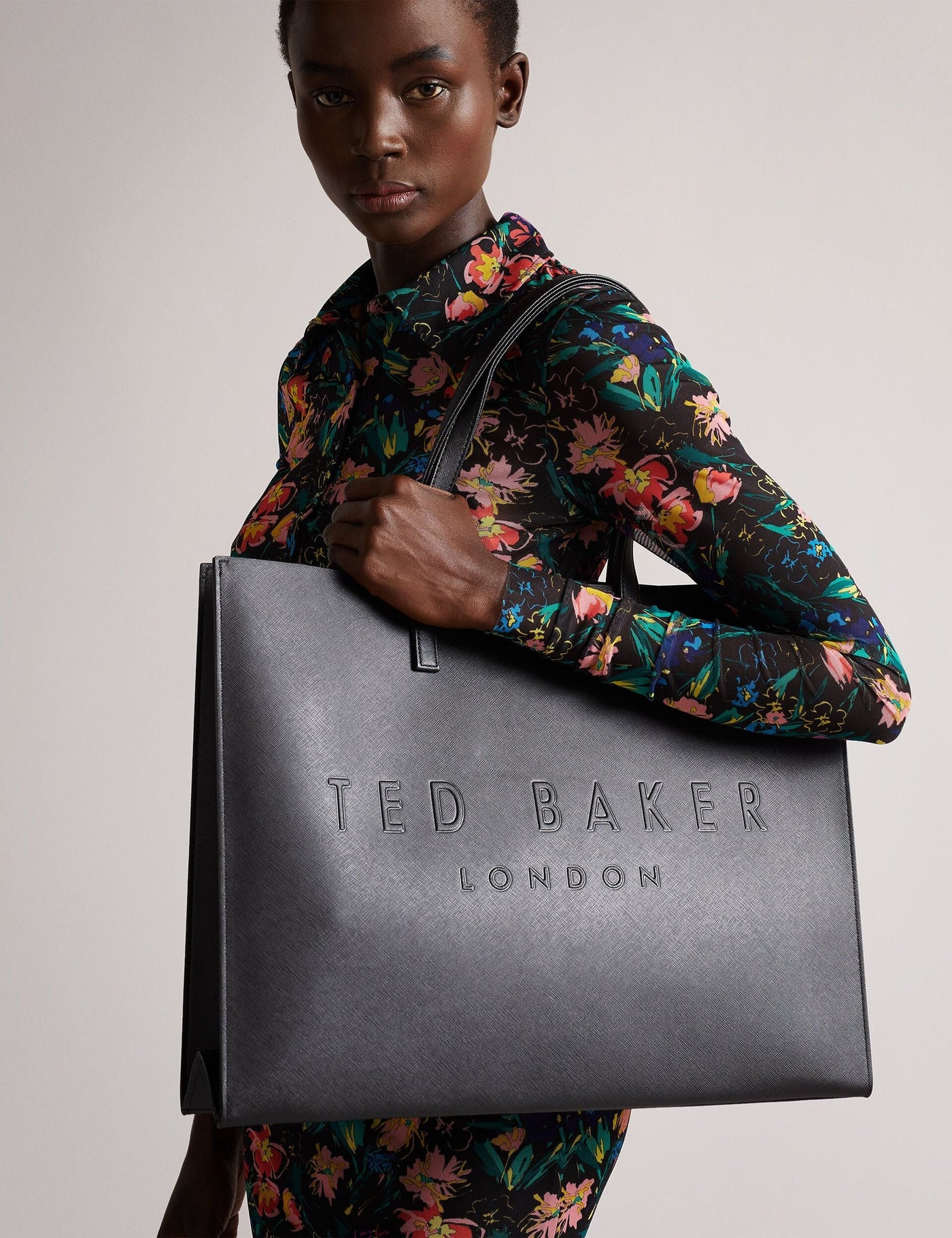 Ted Baker Sukicon Wide Textured Faux Leather Icon Tote Bag | Black